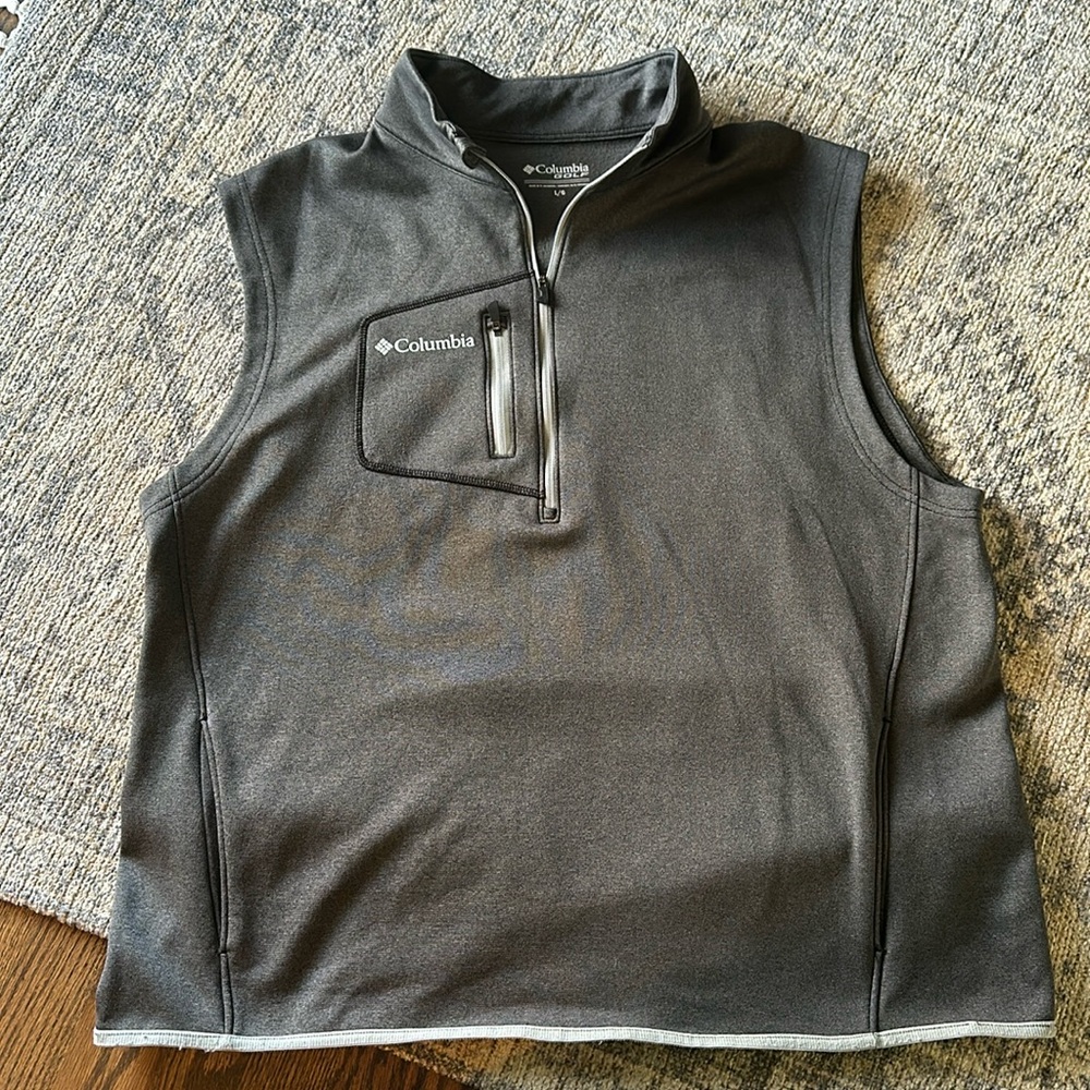 COLUMBIA GOLF VEST // Size Large